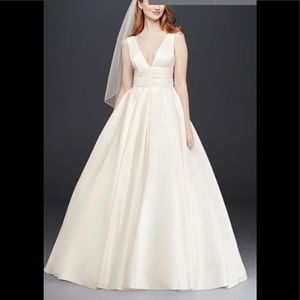 Brand new, ball gown wedding dress